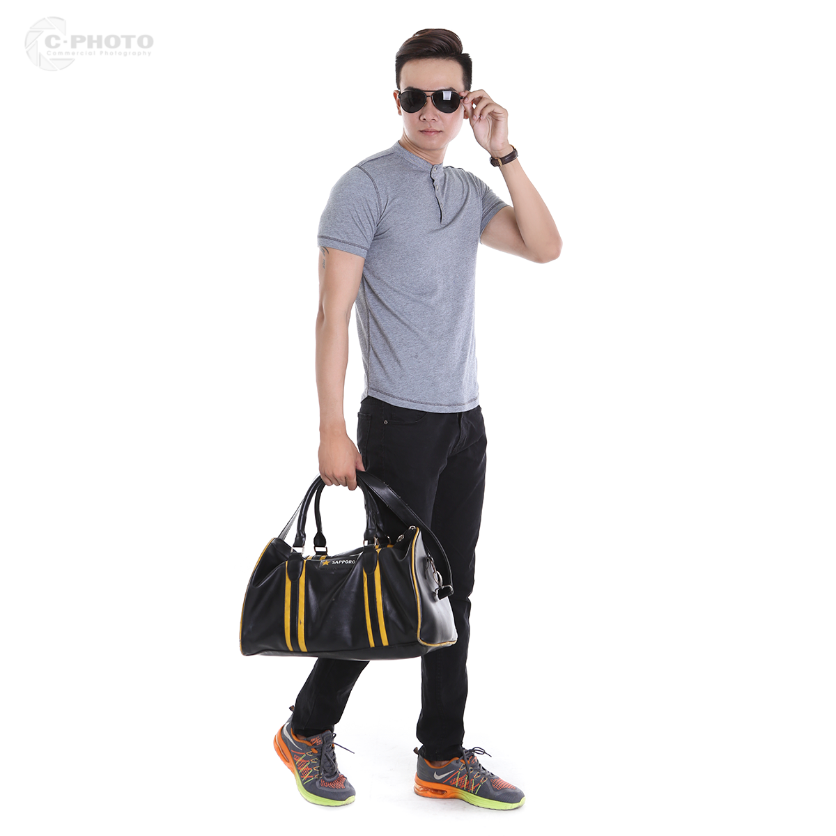 Người mẫu chụp hình quảng cáo