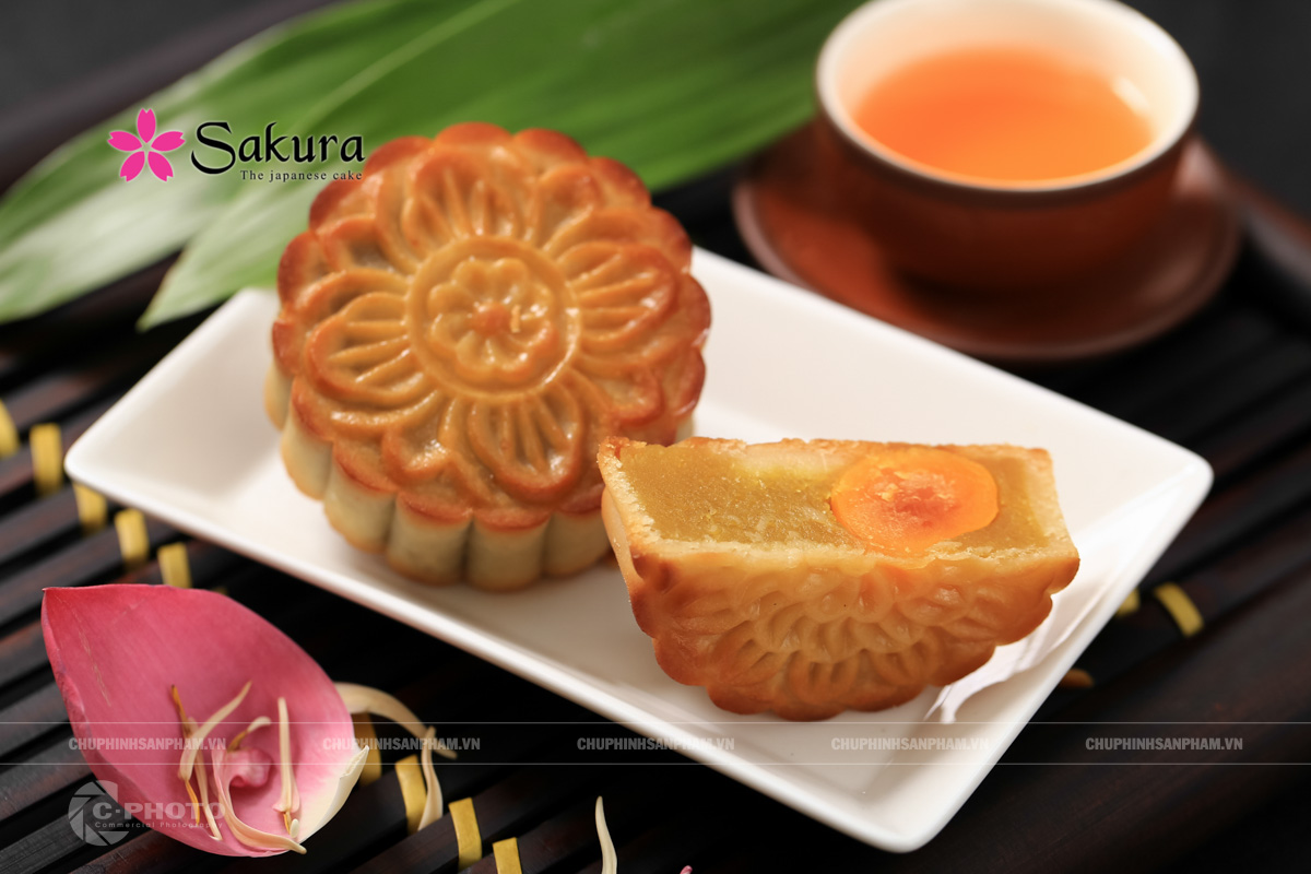 Chụp hình bánh trung thu Sakura - Mùa trung thu 2017